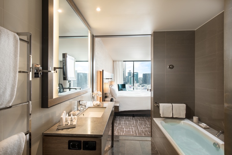 Pan Pacific Melbourne Bathroom City View