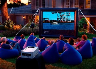 Movie Night (Image Source: Tro Canada)