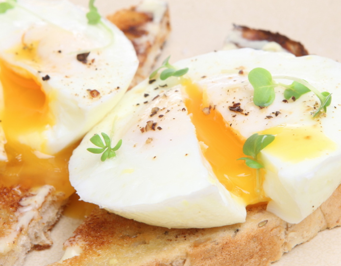 How to poach an egg?, eggs, poach, scrambled, chef, cooking, vegan, organic , paleo, healthy, breakfast