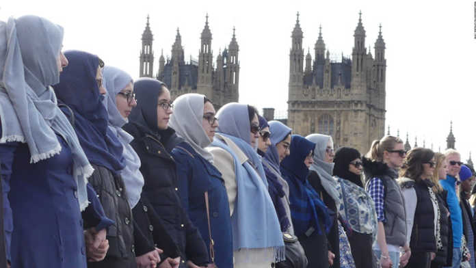 crowdink.com, crowdink.com.au, crowd ink, crowdink, Muslim Women Stand in Solidarity (Image Source: CNN)